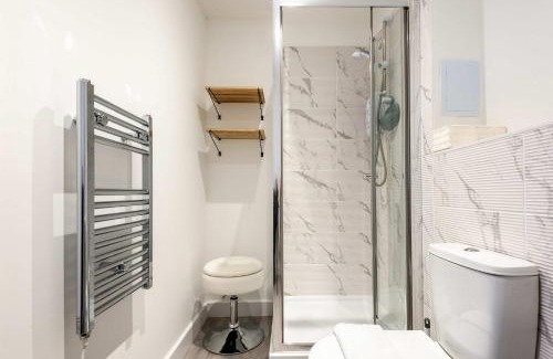 Bradford Apartment | Modern and Bright 1 Bedroom Apartment in Bradford
