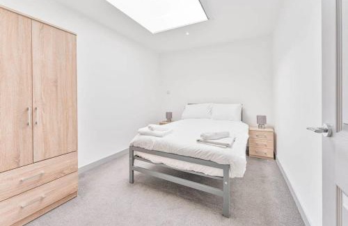Brierley Hill Apartment | Modern and Bright 1 Bed Apartment in Dudley