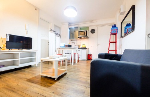 Jatinegara Apartment | Modern And Comfy 3BR Bassura City Apartment