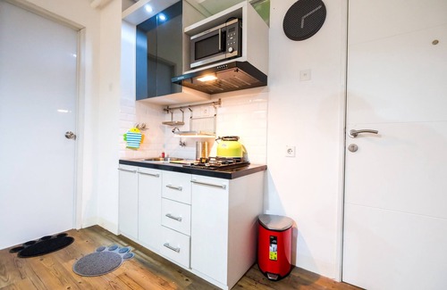 Jatinegara Apartment | Modern And Comfy 3BR Bassura City Apartment