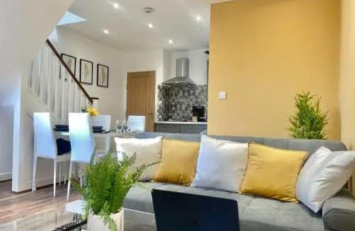 Harehills Apartment | Modern and Cosy Apartment Close to Leeds City Centre