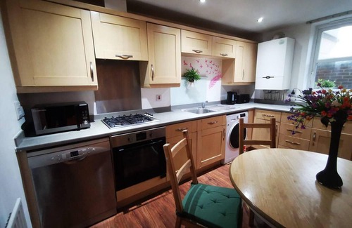 Edmonton Apartment | Modern and Cosy Apartment in North London, UK