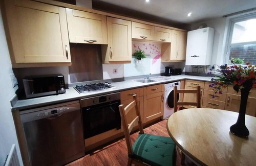 Edmonton Apartment | Modern and cosy Apartment in North London UK