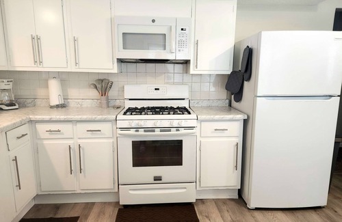 Columbus House | Modern and Cozy Space Near Columbus Attractions
