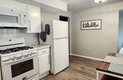 Columbus House | Modern and Cozy Space Near Columbus Attractions