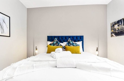 Seven Sisters Apartment | Modern and Luxurious 1 BR Flat
