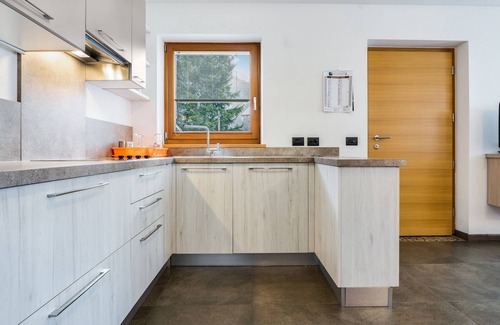 Pera Apartment | Modern Apartment "Il Mondo di Patty 4" with Garden, Mountain View & Wi-Fi