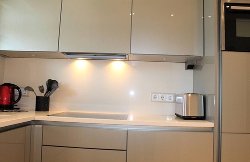 Villeneuve Loubet Beach Apartment | Modern Apartment with Terrace and Garage - Villeneuve-Loubet
