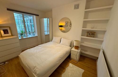 Junction Apartment | Modern Apartment 5 min to Stations