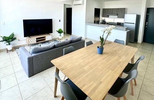 Jacinto Pat Apartment | Modern Apartment, Central,2BR,2BTH, C/Alberca