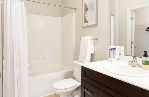 Johns Island Apartment | Modern Apartment in Prime Location (ID4762X4)