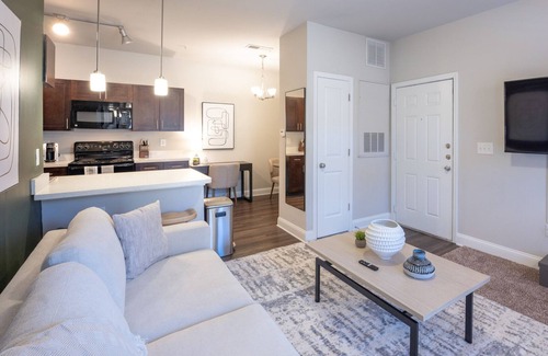 Johns Island Apartment | Modern Apartment in Prime Location (ID2000X80)