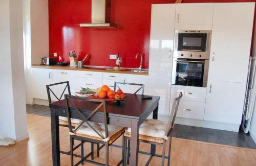 Alvor Apartment | Modern Apartment in Alvor with Shared Pool (70 m²)