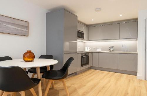 Ealing Broadway Apartment | Modern Apartment in Ealing
