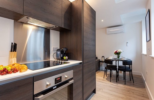 Salford Apartment | Modern Apartment in Manchester, Sleep 4