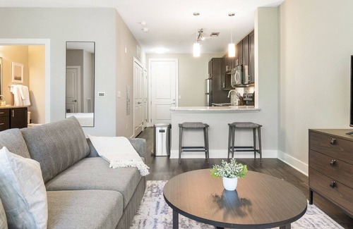 SouthPark Apartment | Modern Apartment in Prime Location (ID9577X84)