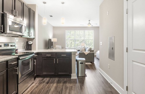 SouthPark Apartment | Modern Apartment in Prime Location (ID9577X84)