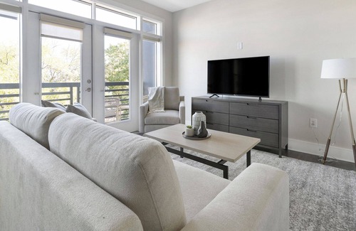 NoDa Apartment | Modern Apartment in Prime Location (ID9667X61)