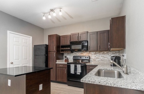 Mount Juliet Apartment | Modern Apartment in Prime Location (ID4332)