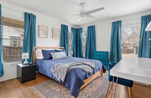 Oak Cliff Apartment | Modern Apartment in Prime Location (ID1204X623)