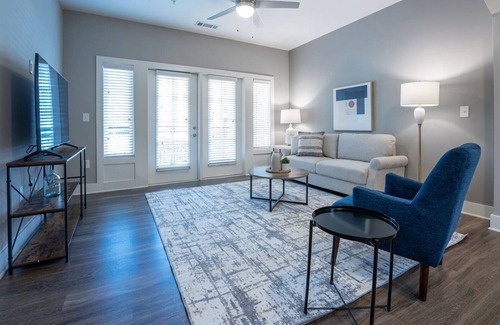 West Ashley Apartment | Modern Apartment in Prime Location (ID1777X48)