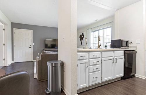 Fort Wayne Apartment | Modern Apartment in Prime Location (ID4293X27)