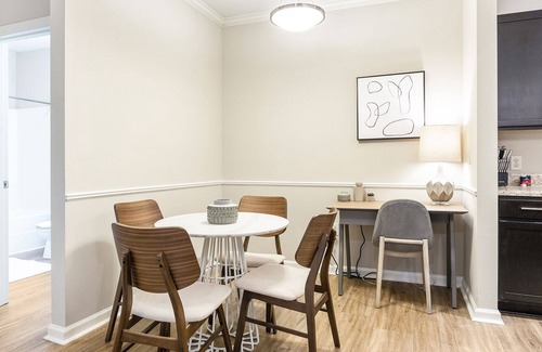 Ladson Apartment | Modern Apartment in Prime Location (ID9391X76)