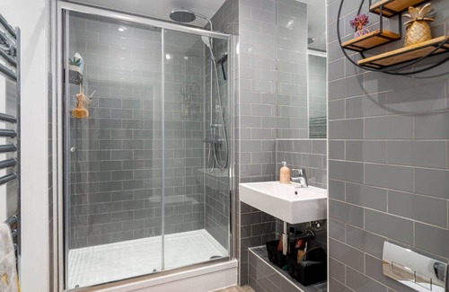 Markhouse Apartment | Modern Apartment in Walthamstow