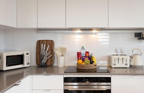 Wembley Park Apartment | Modern Apartment in Wembley Park with Cinema, Gym & Games room