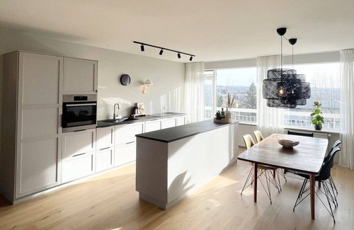 Hafnarfjordur Apartment | Modern apartment with a stunning view
