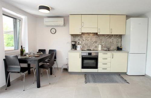 Seca Apartment | Modern Apartment Parenzana IZMA