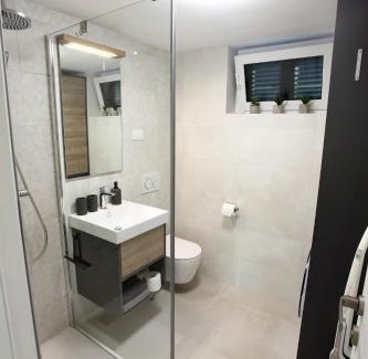 Seca Apartment | Modern Apartment Parenzana IZMA