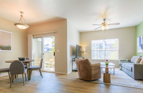 Rhodes Ranch Apartment | Modern Apartment in Prime Location (ID6172X20)