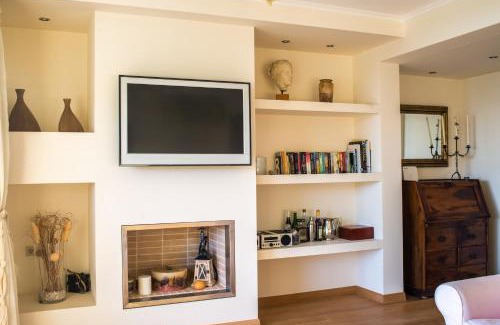 Saronida House | Modern Apartment with sea view in Saronida
