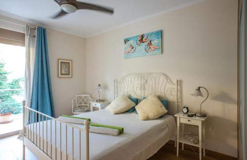 Saronida House | Modern Apartment with sea view in Saronida