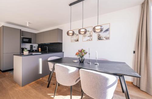 Schonbach Apartment | Modern Apartment with Panoramic View