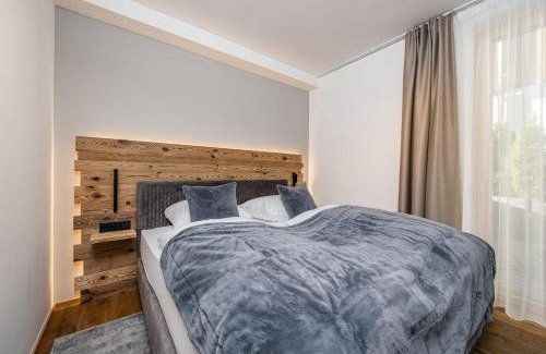 Schonbach Apartment | Modern Apartment with Panoramic View