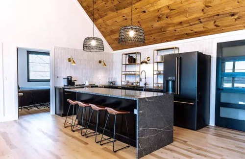 Fisherville House | Modern barn home on a Kentucky horse farm