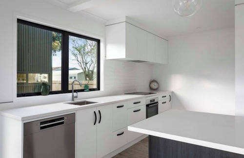 Waihi Beach House | Modern Beach Home