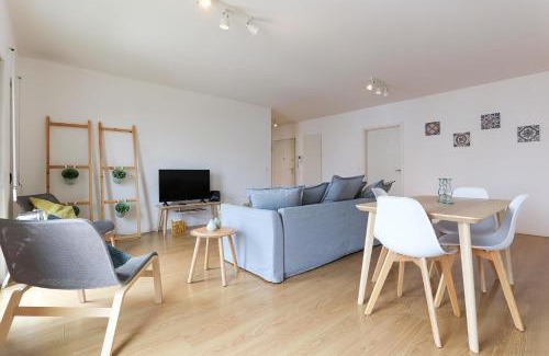 Falca Apartment | Modern & Bright Avenidas Novas by Homing