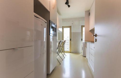 Falca Apartment | Modern & Bright Avenidas Novas by Homing