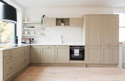 Lewisham Apartment | Modern & Bright Luxury London Apartment in Honor Oak