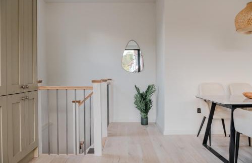 Lewisham Apartment | Modern & Bright Luxury London Apartment in Honor Oak
