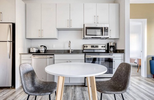 St. Elizabeth's Apartment | Modern Brighton 2BR w/Gym, nr Green Line & Dining, by Blueground