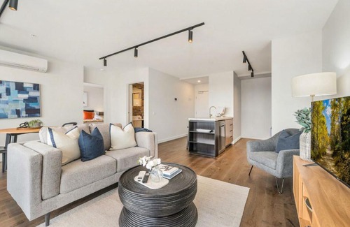 Brunswick Apartment | Modern Brunswick