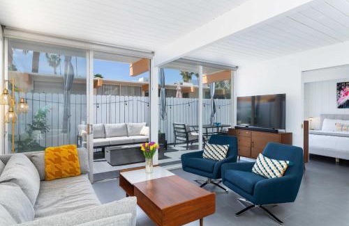 Twin Palms Apartment | Modern Bungalow in Historic Ocotillo Lodge!