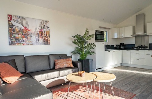 Kaatsheuvel Ski Chalet | Modern chalet 2km from De Efteling