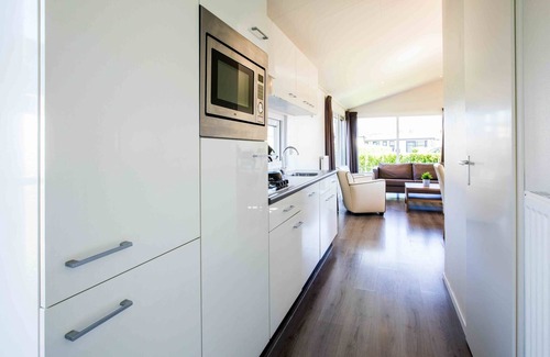 Municipality of Noordwijk Ski Chalet | Modern chalet with dishwasher in Noordwijk