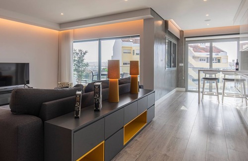 Alges House | Modern & Charming Apartment W/Pool by LovelyStay