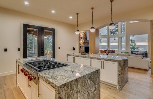 Washougal House | Modern Chateau on private hillside with breathtaking views of the Columbia River